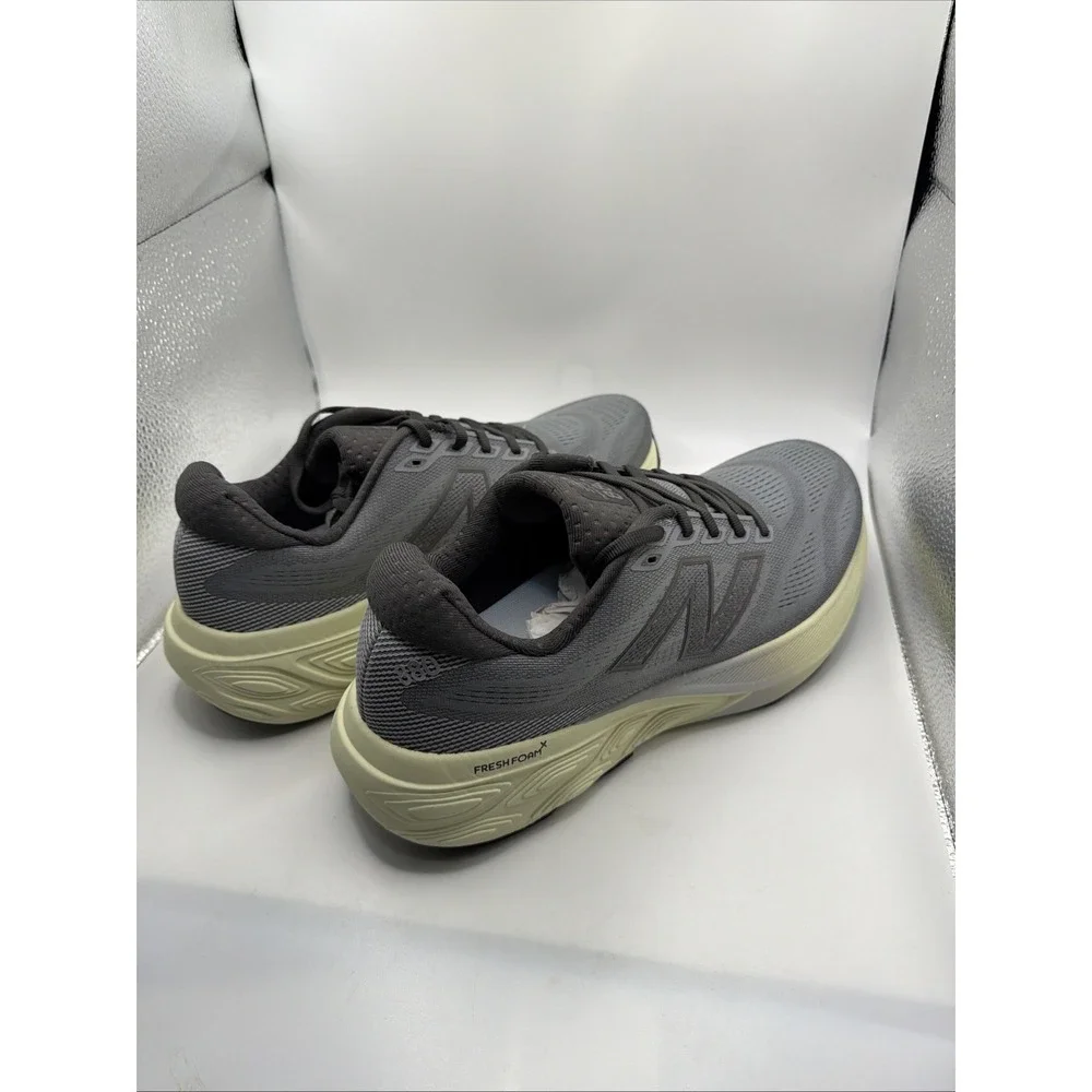 New Balance men's Fresh Foam Running Shoe. X880V15 Grey/Grey‎ Size 9 New